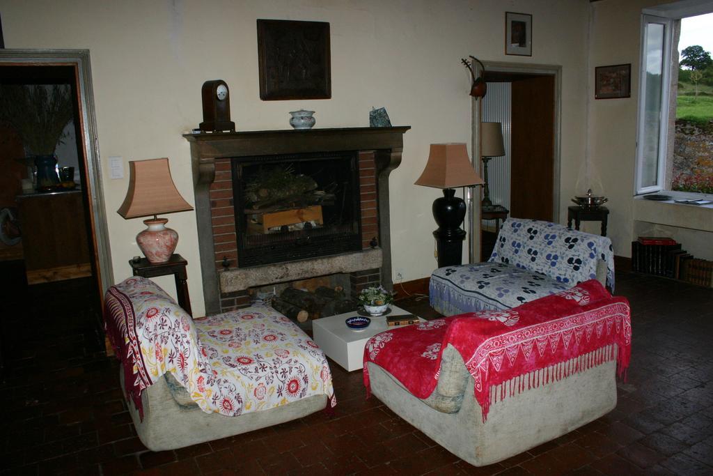 Domaine De Clermont Bed & Breakfast La Roche-en-Brenil Exterior foto